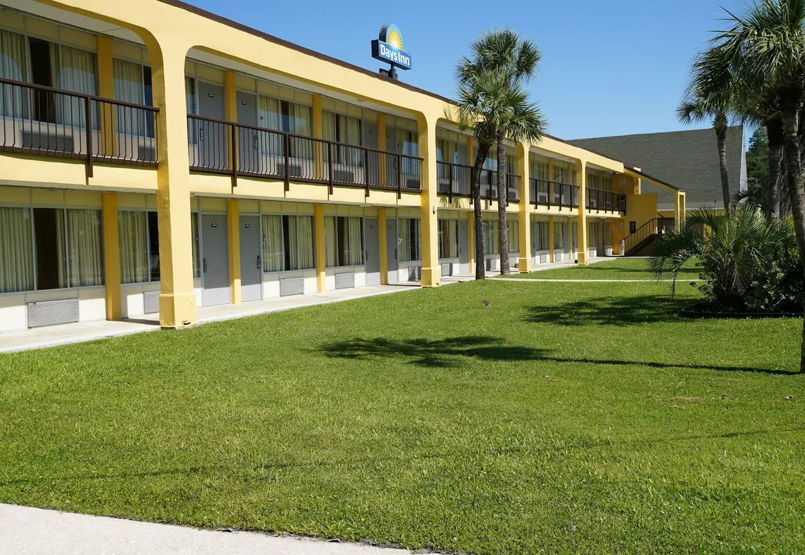 Days Inn by Wyndham Lake City I-75 hotel hero
