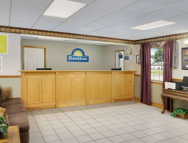 Days Inn by Wyndham Lake City I-75 hotel detail image 1