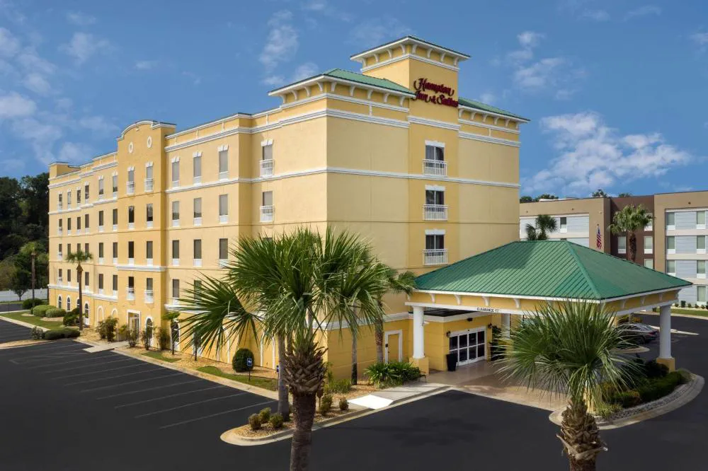 Hampton Inn & Suites Lake City hotel hero