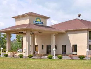 Days Inn by Wyndham Lake City I-10 hotel detail image 1