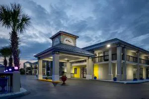 Baymont by Wyndham Covington hotel hero