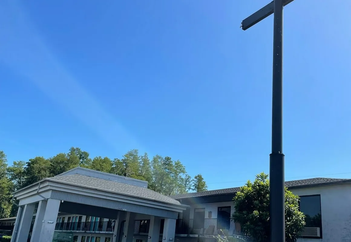 Guest Inn hotel hero