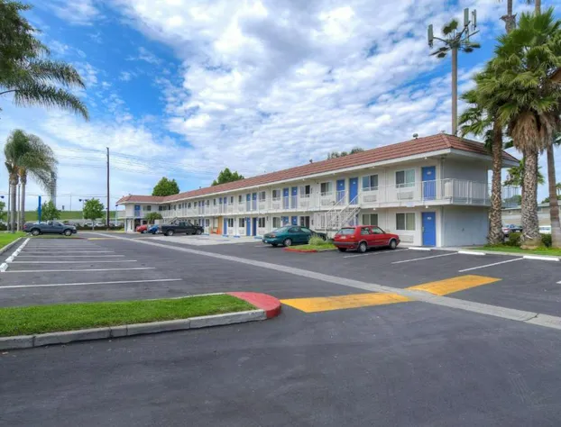 Motel 6 Costa Mesa, CA hotel detail image 2