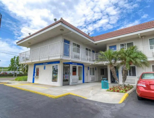 Motel 6 Costa Mesa, CA hotel detail image 3