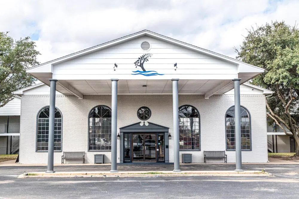 Lake View Inn hotel hero