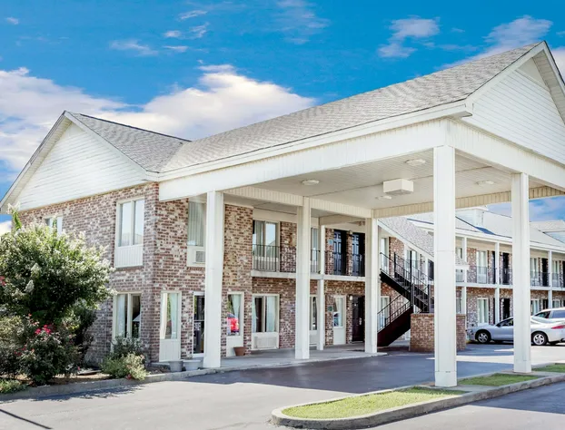 Days Inn by Wyndham Manning hotel detail image 1