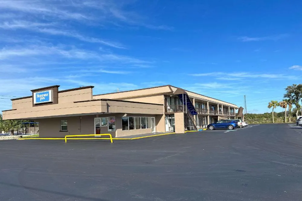 Rodeway Inn hotel hero