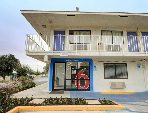 Motel 6 San Marcos, TX hotel detail image 1