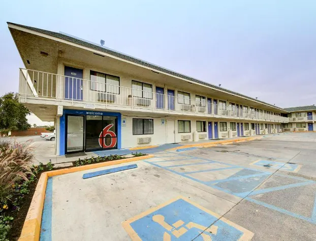 Motel 6 San Marcos, TX hotel detail image 2