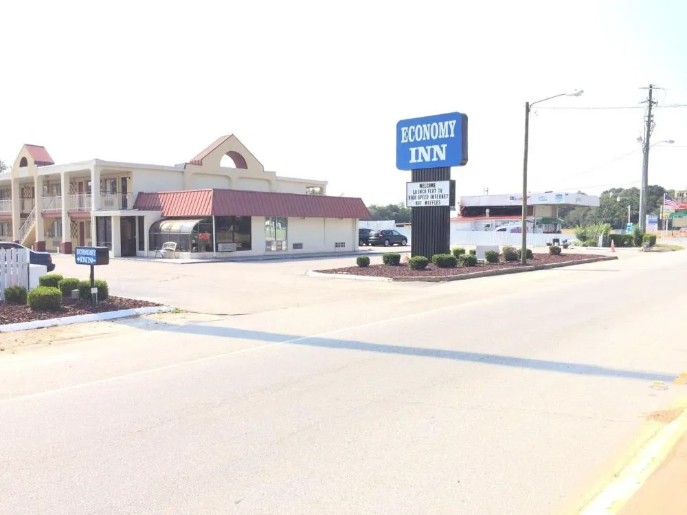 Economy Inn hotel hero