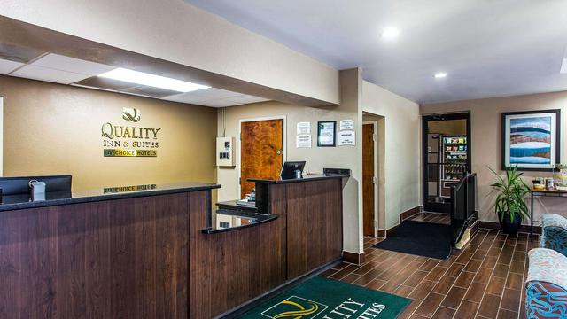 Quality Inn & Suites hotel detail image 3