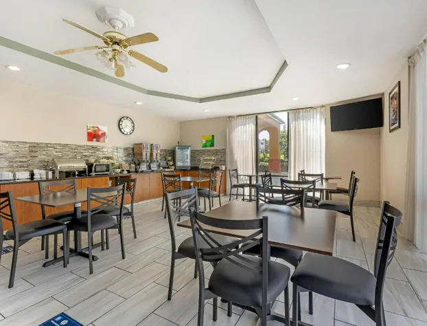 Quality Inn & Suites Orangeburg hotel detail image 3