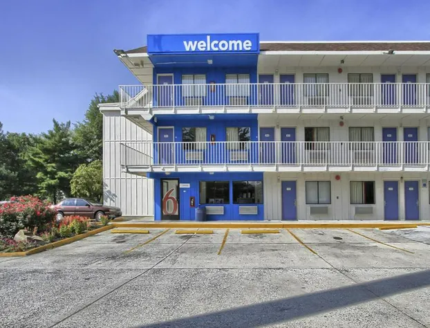 Motel 6 New Cumberland, PA - Harrisburg - Hershey South hotel detail image 1