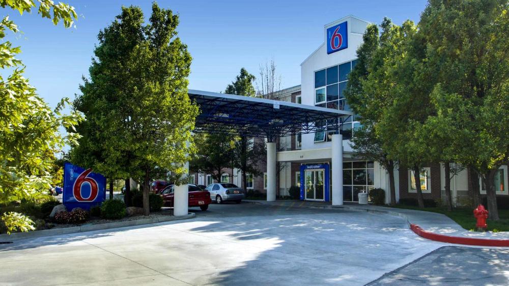 Motel 6 Lehi, UT – Thanksgiving Point hotel hero
