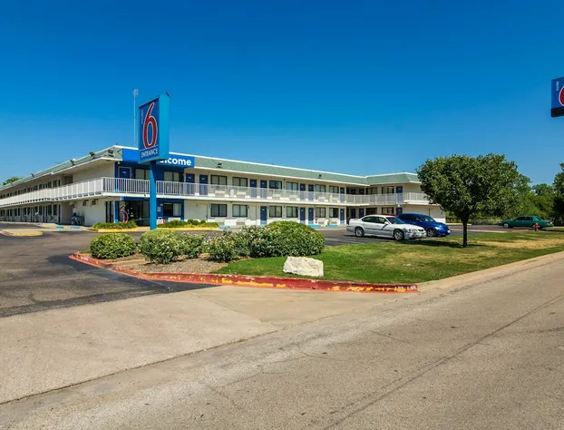 Motel 6 Bellmead, TX - Waco hotel detail image 1