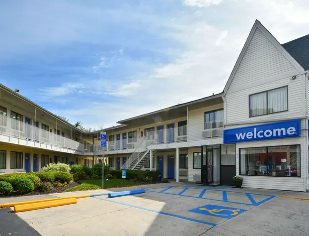 Motel 6 Southington, CT - Hartford hotel detail image 3