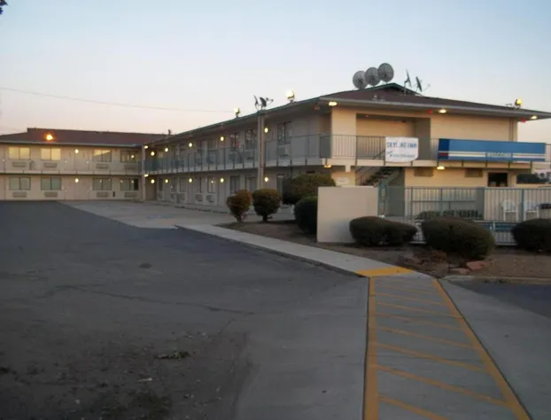 Skyline Inn hotel detail image 4