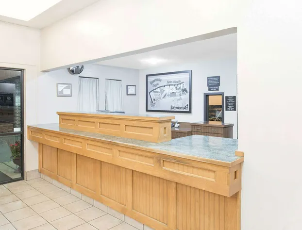 Super 8 by Wyndham Terre Haute hotel detail image 2