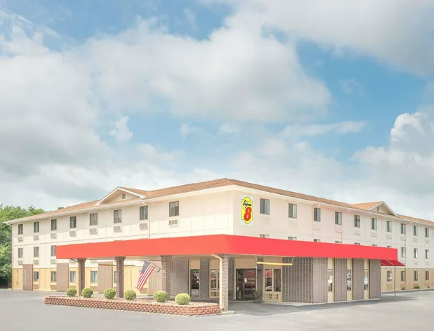 Super 8 by Wyndham Terre Haute hotel detail image 1