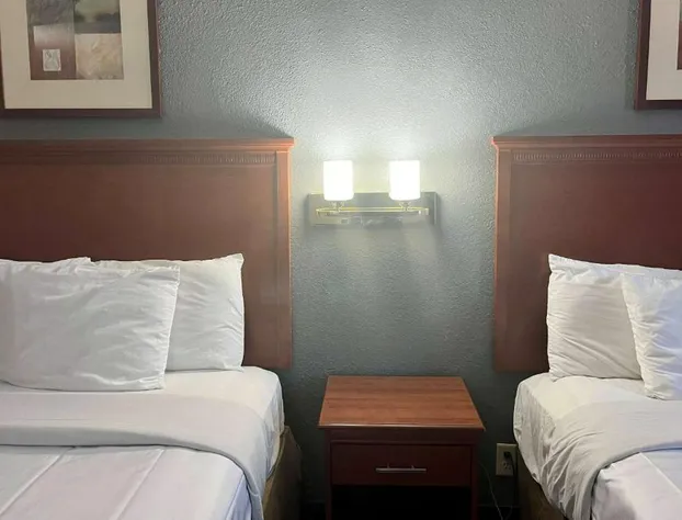 Travelodge by Wyndham Terre Haute hotel detail image 3