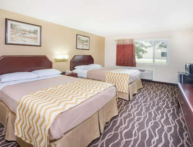 Travelodge by Wyndham Terre Haute hotel detail image 2