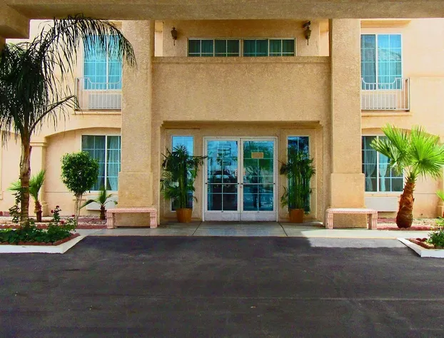 Comfort Inn & Suites El Centro I - 8 hotel detail image 1