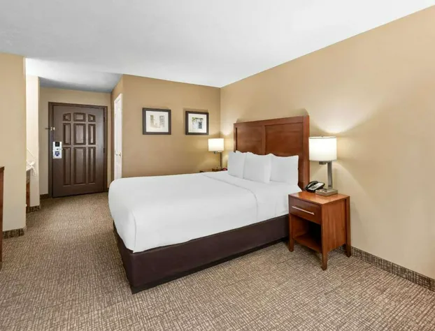 Comfort Inn & Suites El Centro I - 8 hotel detail image 3