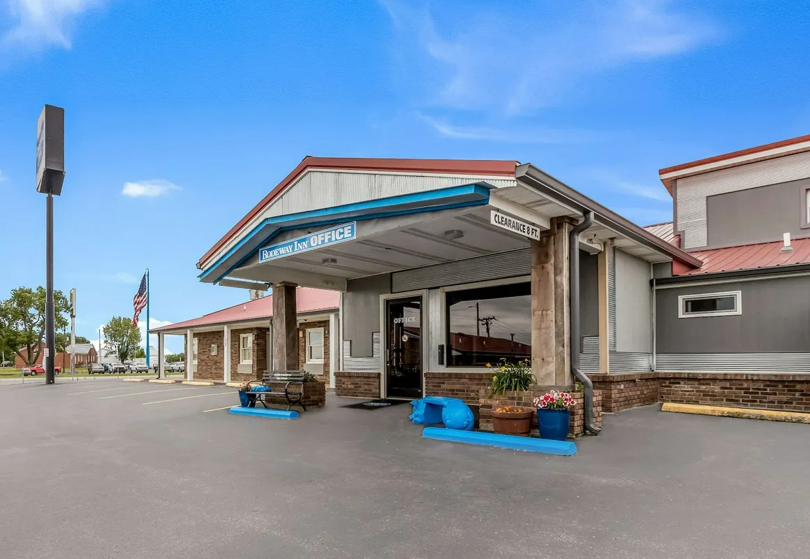 Rodeway Inn Cadiz hotel hero