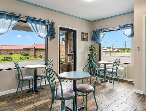 Rodeway Inn Cadiz hotel detail image 3