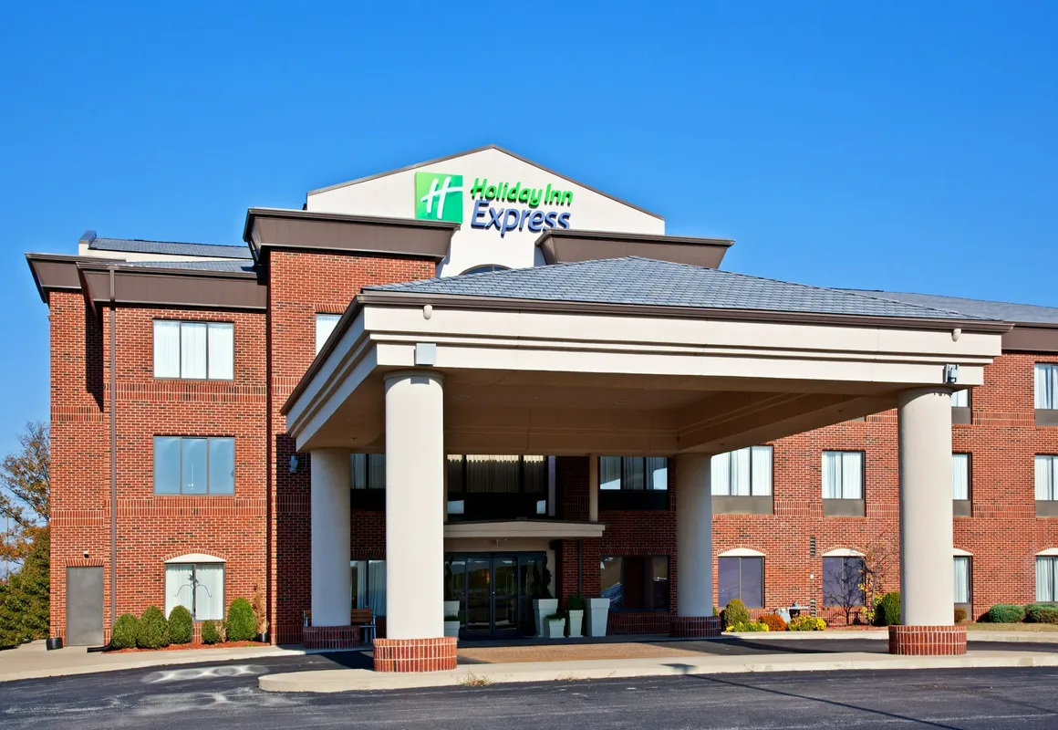 Holiday Inn Express & Suites Shelbyville by IHG hotel hero
