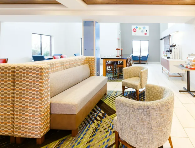 Holiday Inn Express & Suites Shelbyville by IHG hotel detail image 4