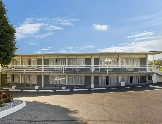 Econo Lodge Fort Knox hotel detail image 3