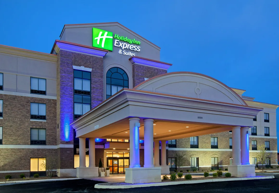 Holiday Inn Express and Suites Columbus Edinburgh by IHG hotel hero