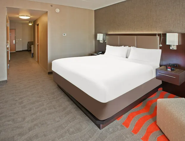 Holiday Inn Express and Suites Columbus Edinburgh by IHG hotel detail image 4