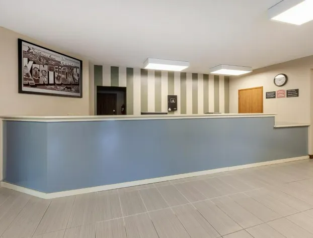 Super 8 by Wyndham La Grange KY hotel detail image 4