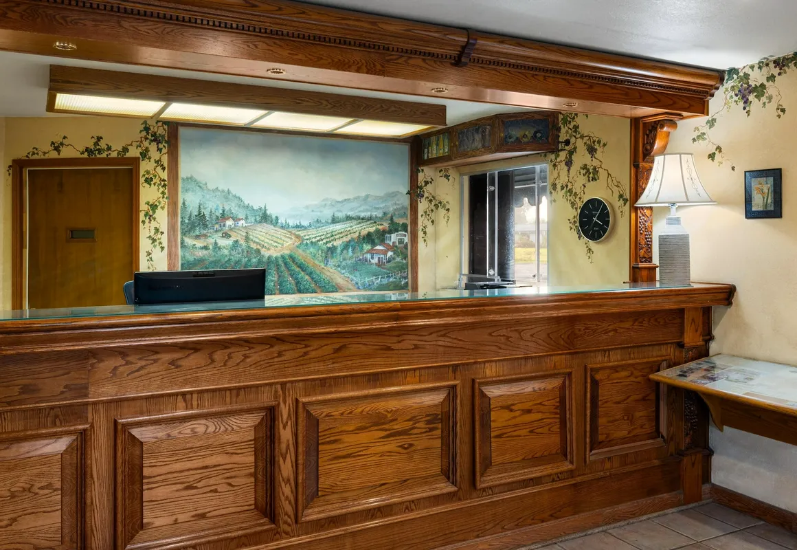 Red Lion Inn & Suites Lemoore hotel hero