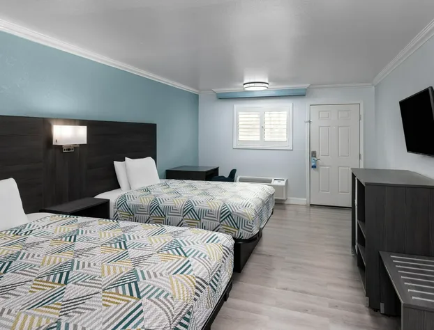 Red Lion Inn & Suites Lemoore hotel detail image 2