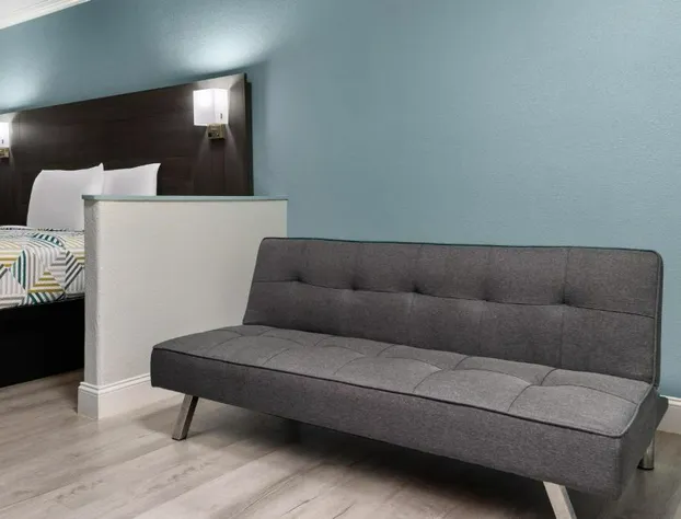 Red Lion Inn & Suites Lemoore hotel detail image 2