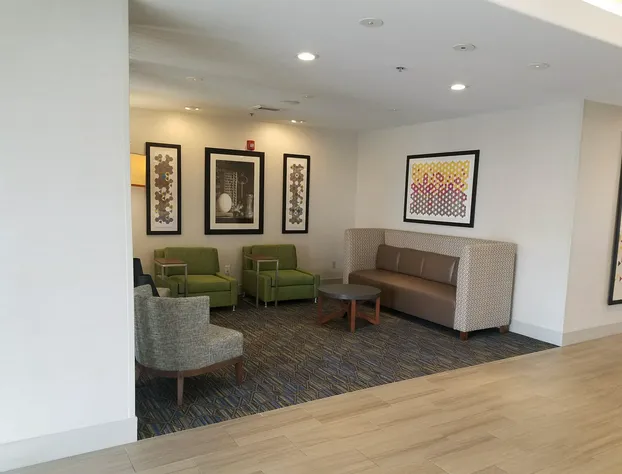 Holiday Inn Express & Suites Dinuba West by IHG hotel detail image 4