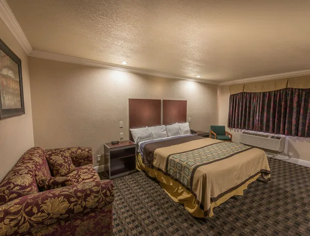 Edgewater Inn Reedley hotel detail image 4