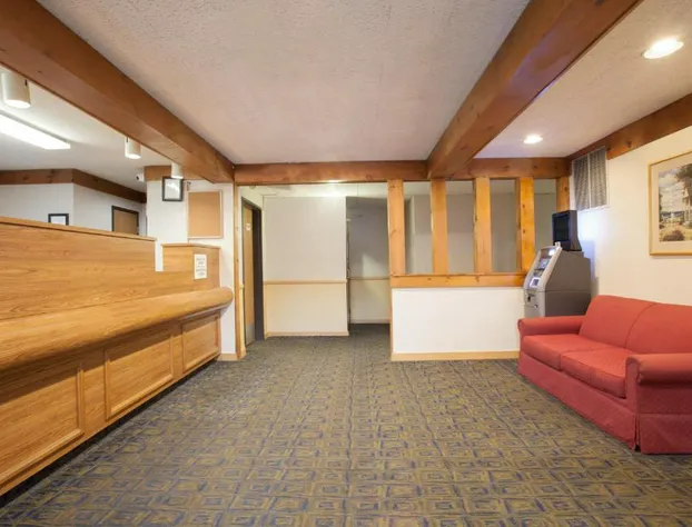 Super 8 by Wyndham Oneonta/Cooperstown hotel detail image 3