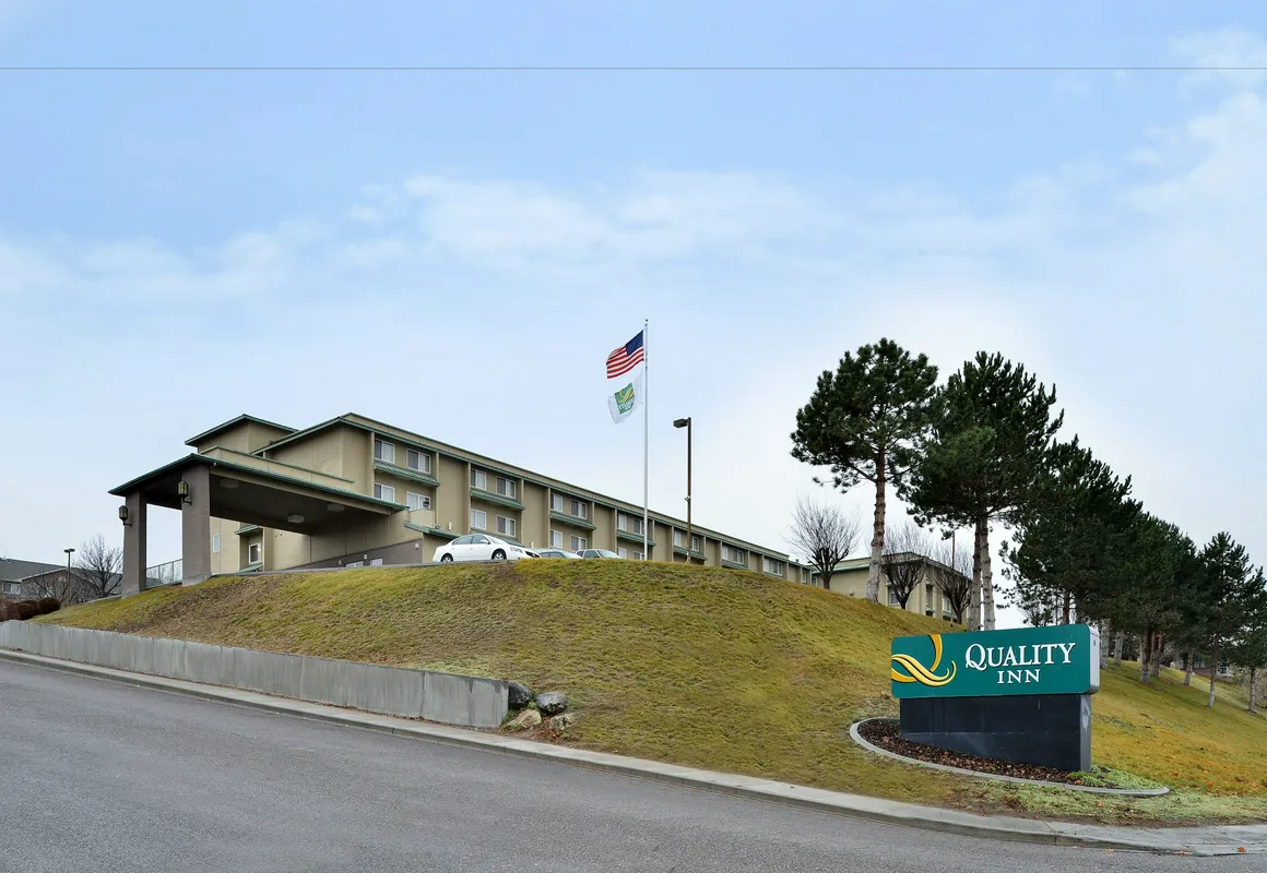 Quality Inn Pasco hotel hero