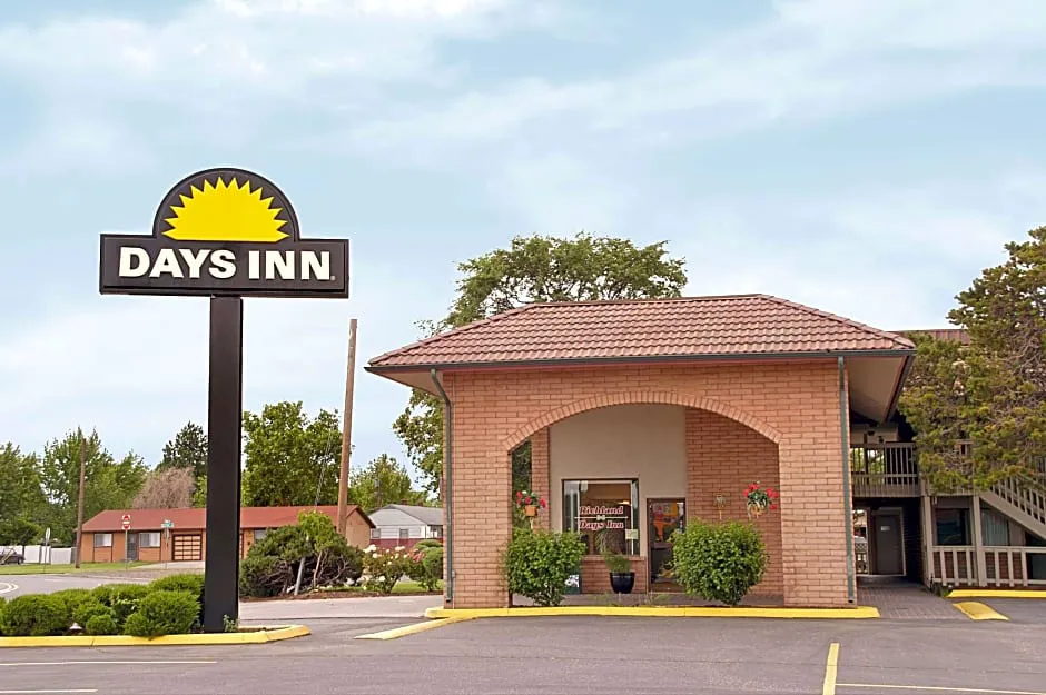 Days Inn by Wyndham Richland hotel hero