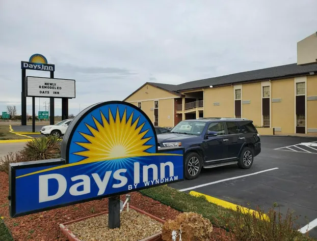 Days Inn by Wyndham Lawton hotel detail image 2