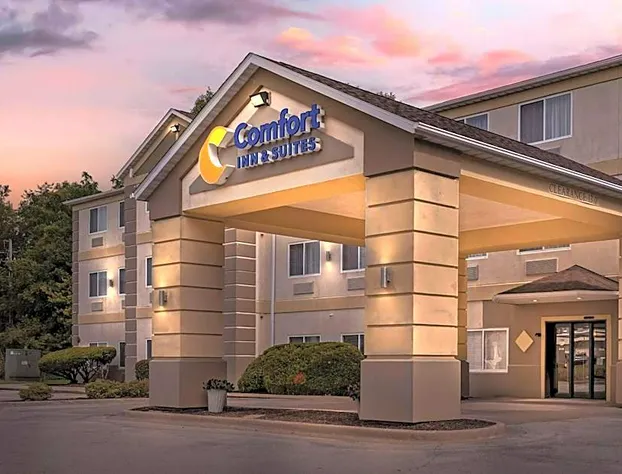 Comfort Inn & Suites East Moline near I-80 hotel detail image 4