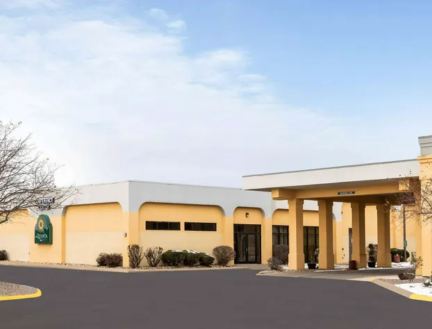 La Quinta Inn by Wyndham Davenport & Conference Center hotel detail image 1