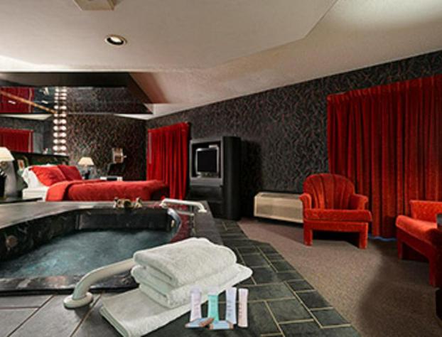 Travelodge Inn And Suites by Wyndham Muscatine hotel detail image 2