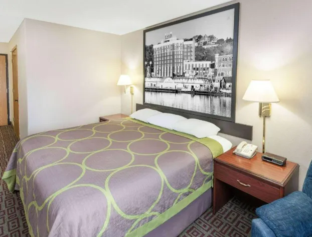 Super 8 by Wyndham Muscatine hotel detail image 4