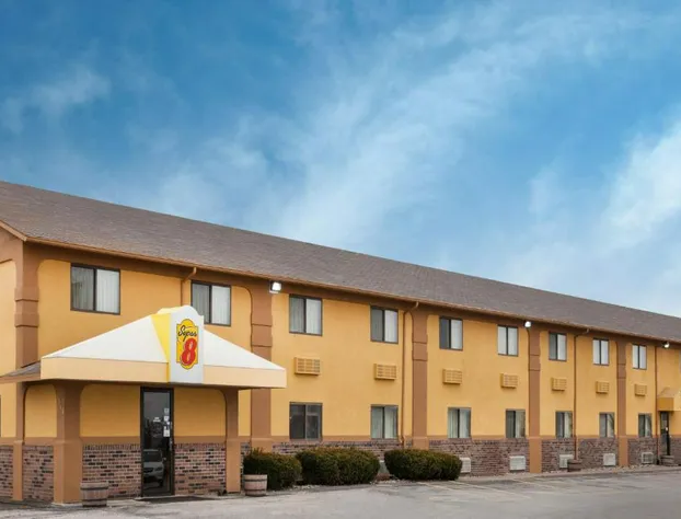 Super 8 by Wyndham Muscatine hotel detail image 1
