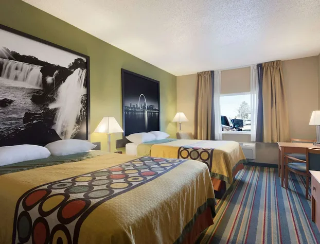 Super 8 by Wyndham Lees Summit hotel detail image 3